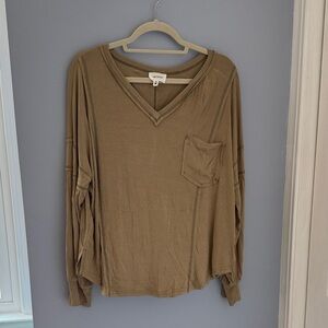 Women's V-Neck Long Sleeve Top - Tan